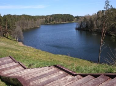 Kačėniškės piliakalnio pažintinis takas