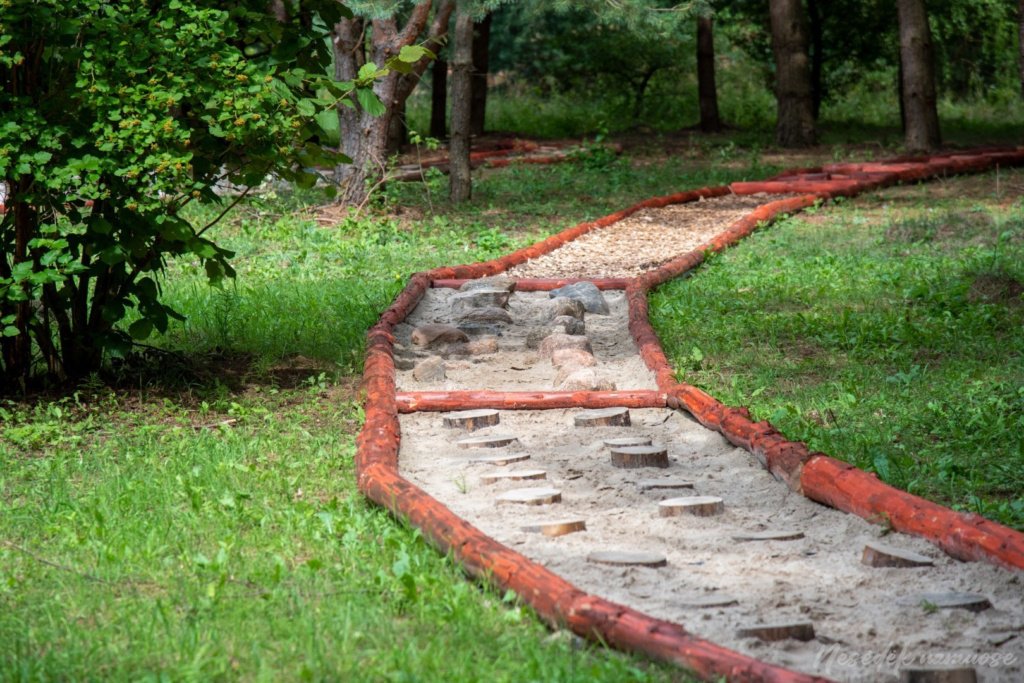 Basomis per Kadagynę - basų kojų takas