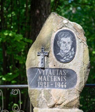 Poeto V. Mačernio gimtinės takas