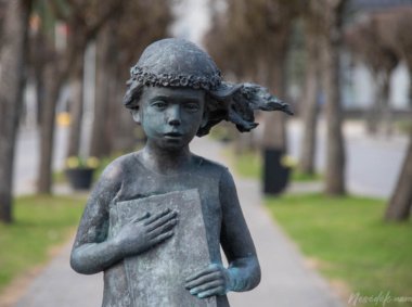 Šakiai. Skulptūra "Simboliai laike"