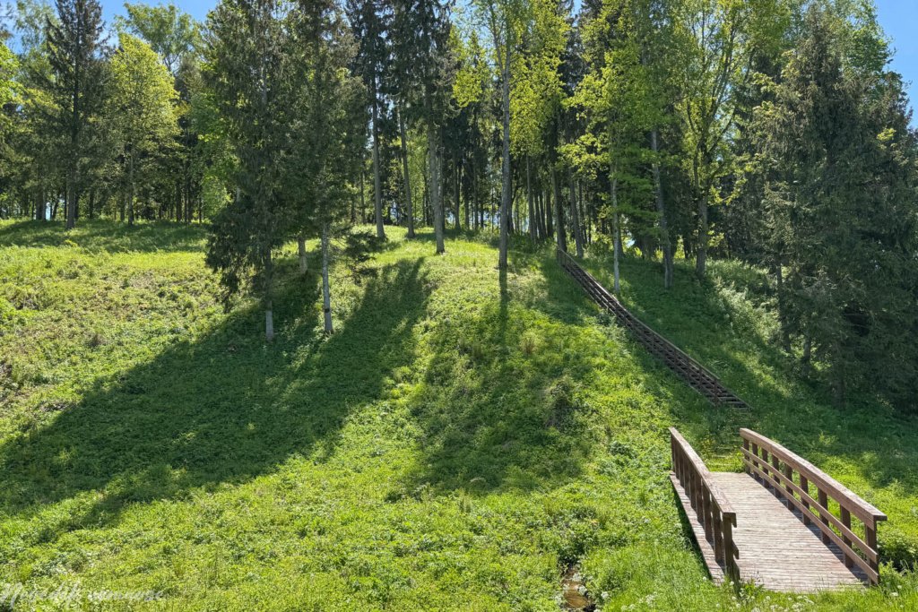 Gegrėnų piliakalnių pažintinis takas