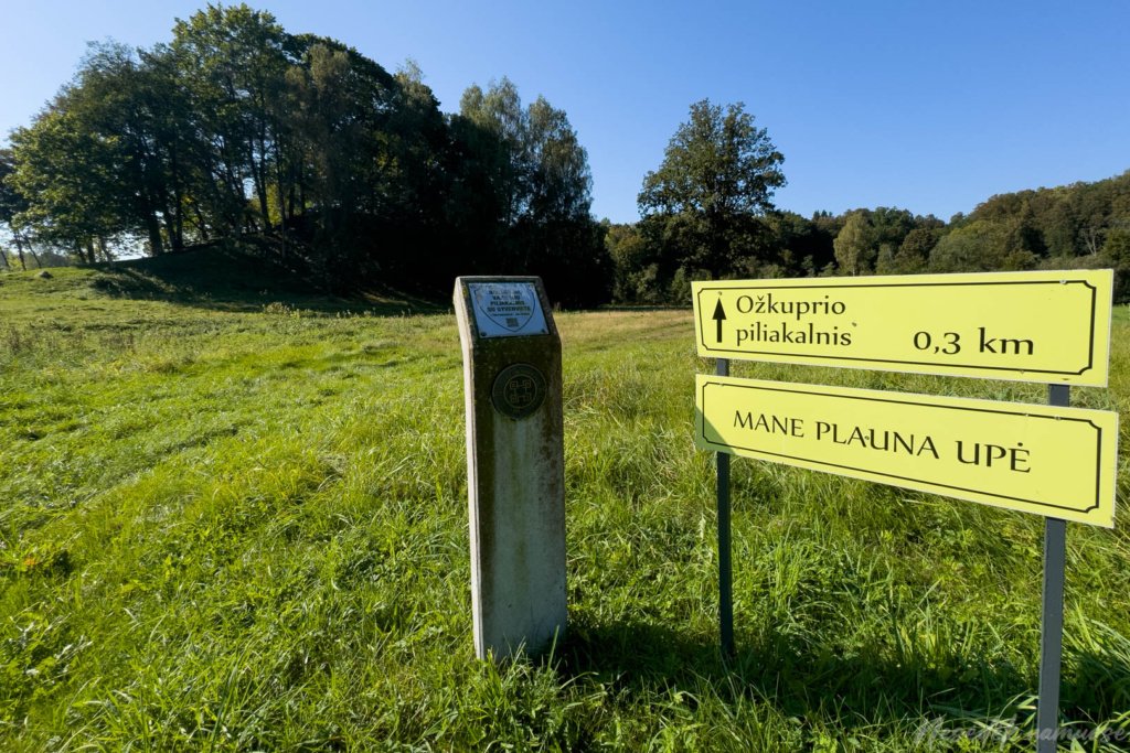 Naujasodžio–Varkalių piliakalniai