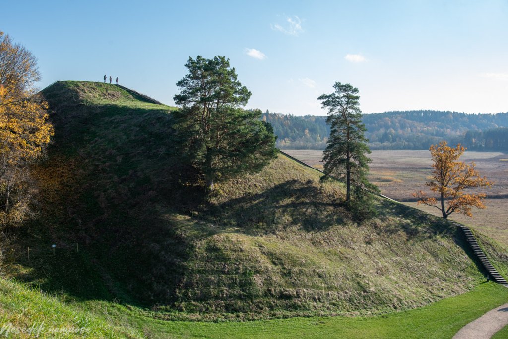 Kernavės piliakalniai