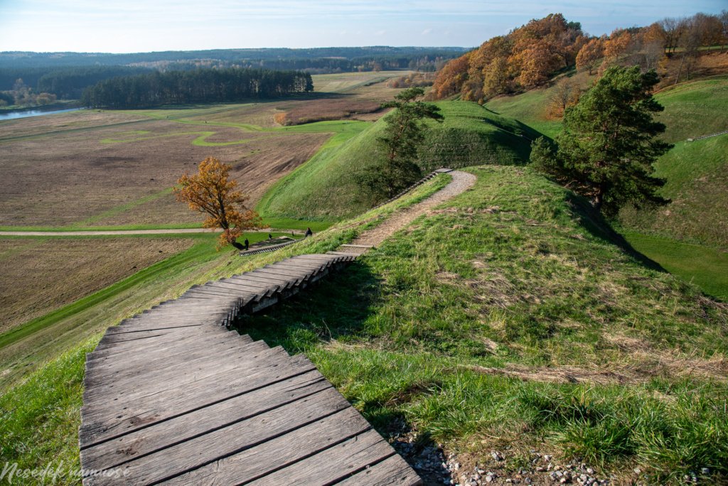 Kernavės piliakalniai