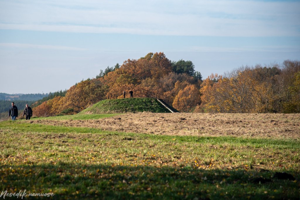 Kernavės piliakalniai