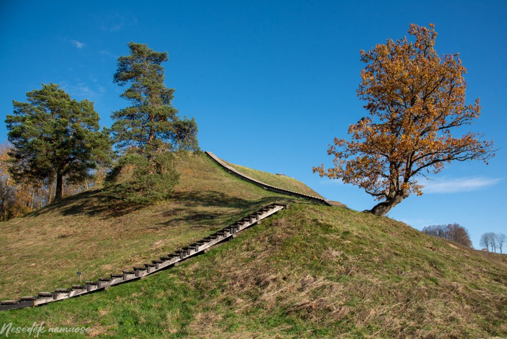 Kernavės piliakalniai
