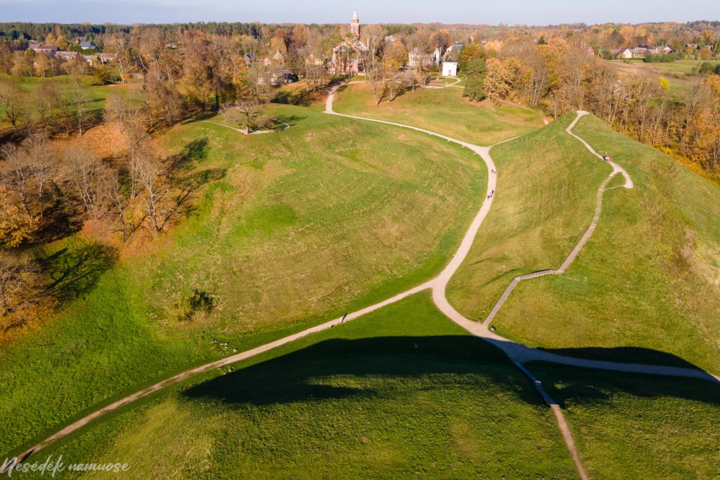 Kernavės piliakalniai